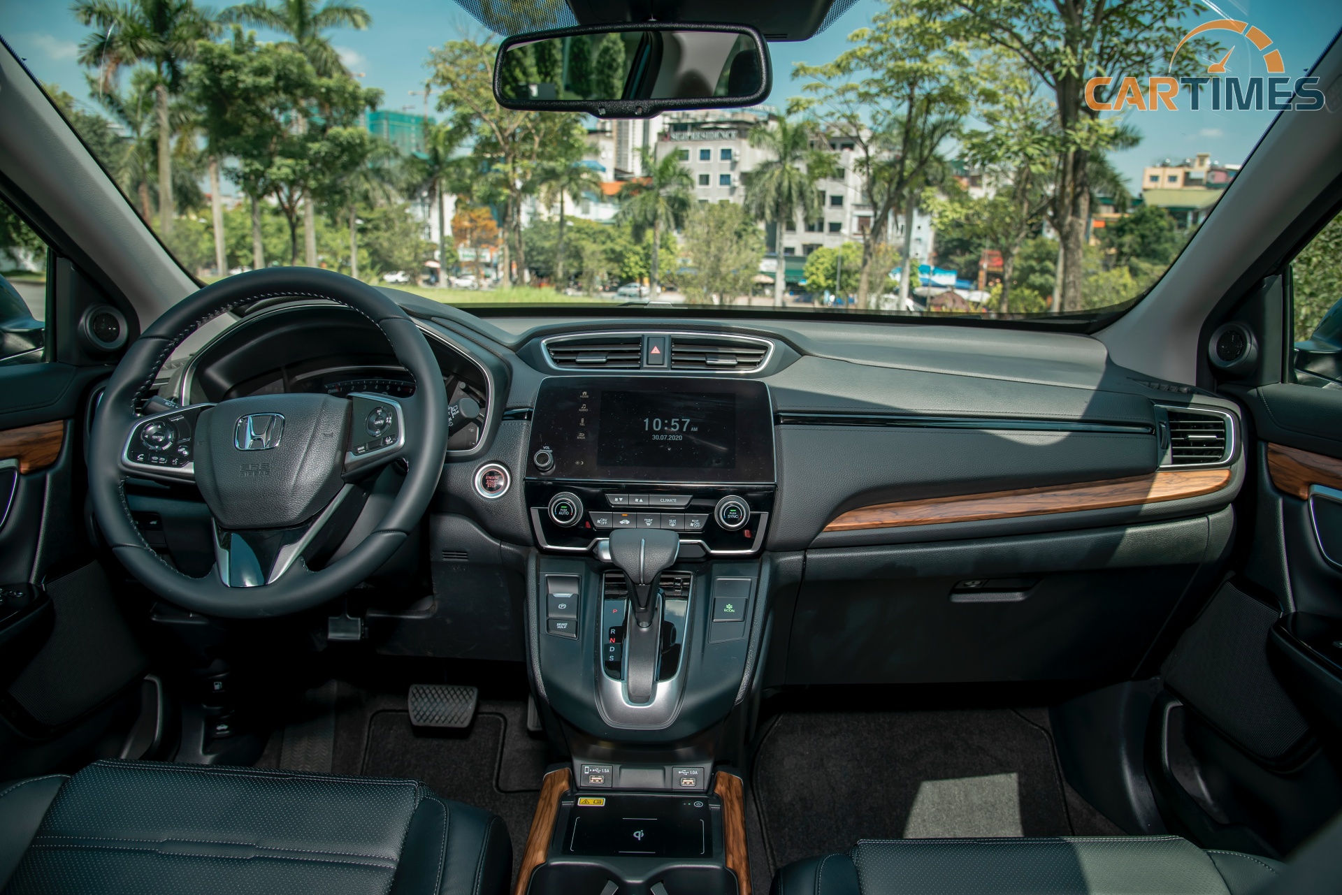 Tặng “100% TRƯỚC BẠ” cho khách hàng đặt xe Honda CR-V từ 05/07/2021 và làm thủ tục thanh toán nhận xe đến 31/07/2021. Liên hệ Honda Ô tô Khánh Hòa - Nha Trang - 0905 254 255