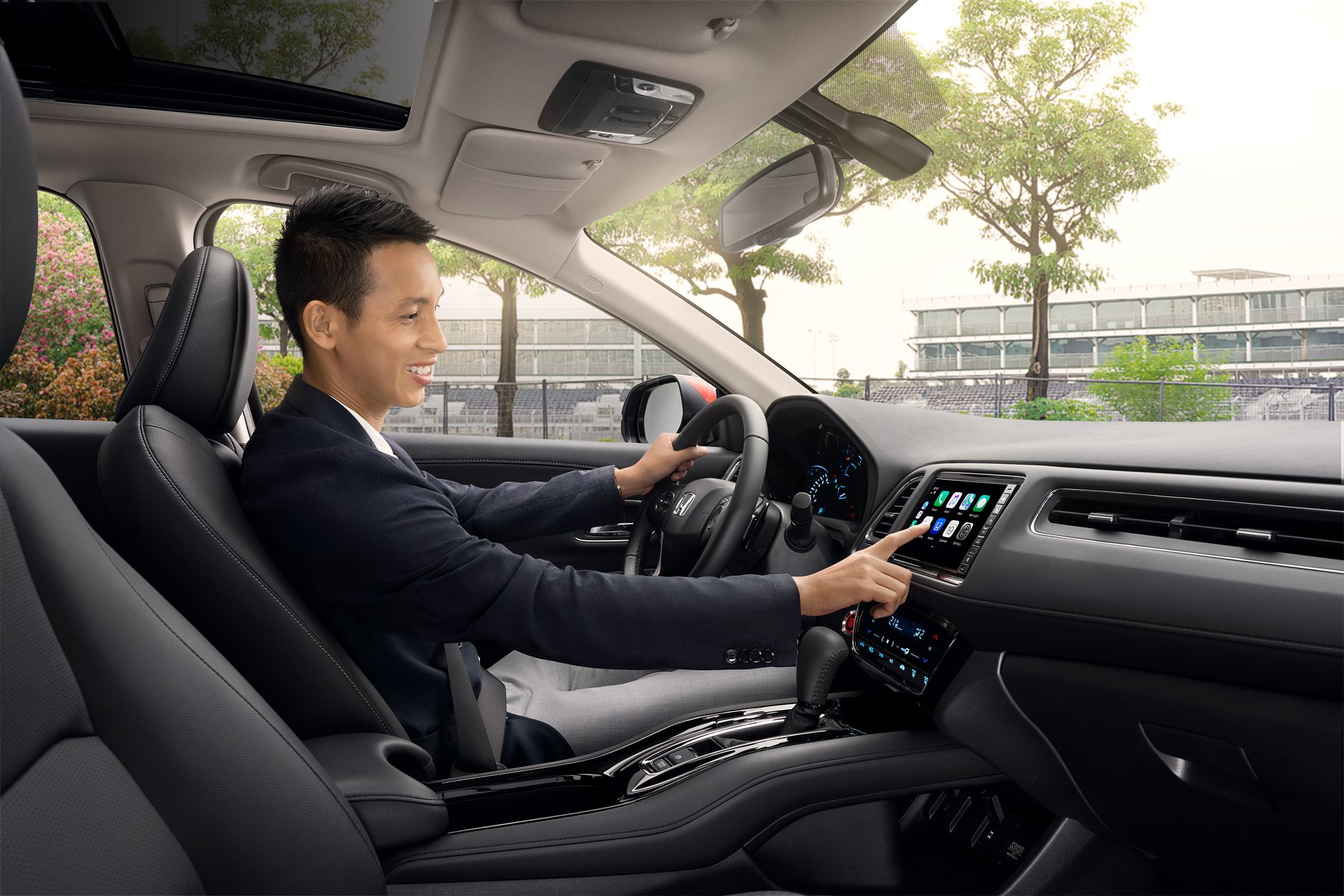 Honda HR-V New 2020 thay đổi màn hình, ưu đãi 50% phí trước bạ đến 31-12-2020. Liên hệ Đại lý Honda Ôtô Khánh Hòa - Nha Trang - Hotline 0905 254 255